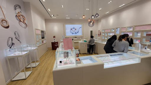 Jewelry Store «Pandora», reviews and photos, 1101 Melbourne Rd, Hurst, TX 76053, USA