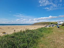 Plage de Kervel'in fotoğrafı uzun koy ile birlikte