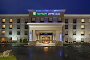 Holiday Inn Express & Suites Malone image