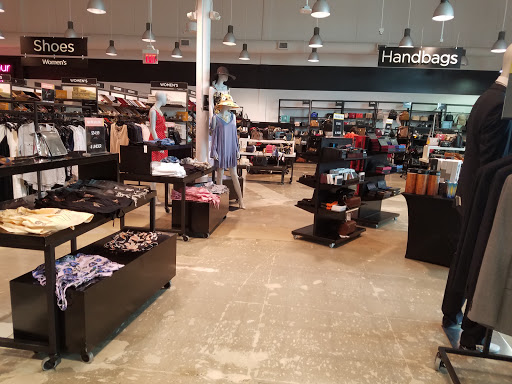 Shoe Store «DSW Designer Shoe Warehouse», reviews and photos, 12997 Fair Lakes Shopping Center, Fairfax, VA 22033, USA