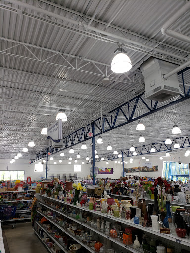 Thrift Store «Goodwill Wesley Chapel Superstore», reviews and photos, 2390 Willow Oak Dr, Wesley Chapel, FL 33544, USA