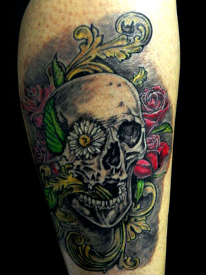 Logo da empresa - Estudio de tatuagem LASOMBRA tattoo&piercing