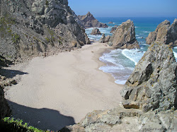 Foto di Praia da Ursa con più baie spaziose
