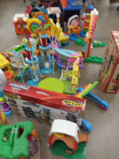 Thrift Store «Goodwill Store & Donation Center», reviews and photos, 1020 N Rohlwing Rd, Addison, IL 60101, USA