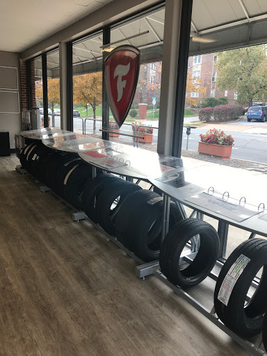 Tire Shop «Firestone Complete Auto Care», reviews and photos, 7361 Forsyth Blvd, Clayton, MO 63105, USA
