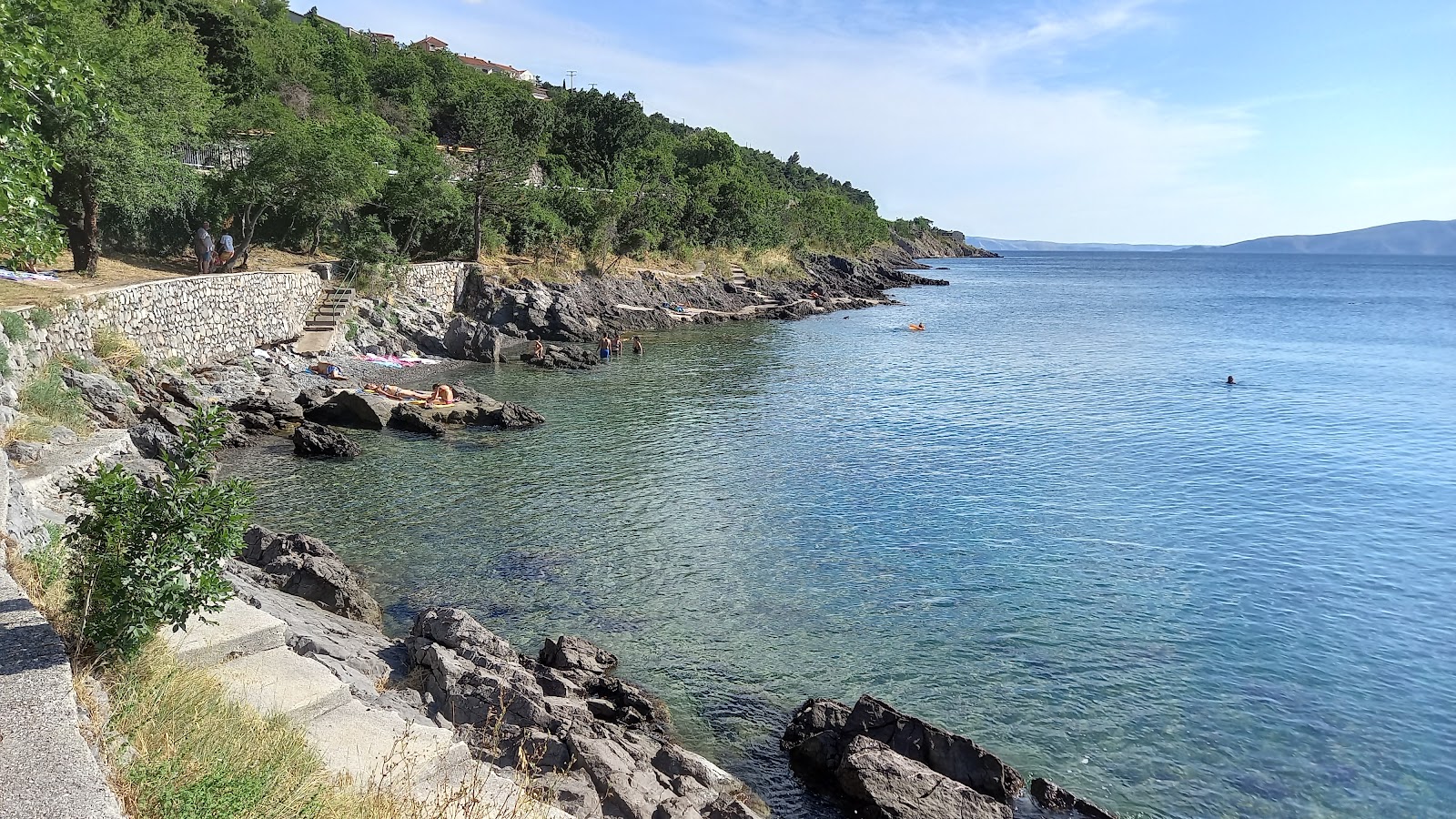 Foto di Kalic Beach con una costa dritta