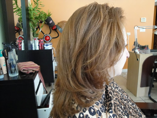 Beauty Salon «Bionic Hair Salon», reviews and photos, 5501 N Broadway St, Chicago, IL 60640, USA