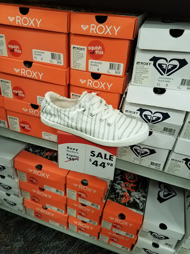 Shoe Store «Shoe Carnival», reviews and photos, 511 S Plano Rd, Richardson, TX 75081, USA