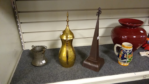 Thrift Store «Boomerangs Resale Store», reviews and photos, 1133 N Sherman Ave, Madison, WI 53704, USA