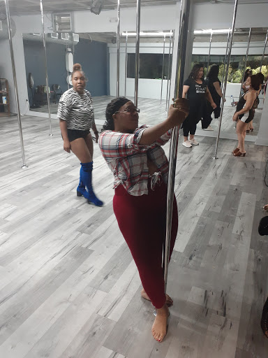 Dance School «Inner Me Studios | Pole Dance Classes, Houston Dance Studio», reviews and photos, 617 Richmond Ave, Houston, TX 77006, USA