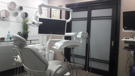 Clínica de Ortodoncia & Estética Dental