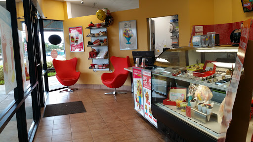 Shopping Mall «Coralwood Shopping Center», reviews and photos, 2301 Del Prado Blvd S, Cape Coral, FL 33990, USA