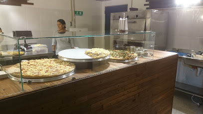Pizza A-Mano