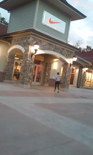 Clothing Store «Nike Factory Store», reviews and photos, 600 Bluebird Ct, Central Valley, NY 10917, USA