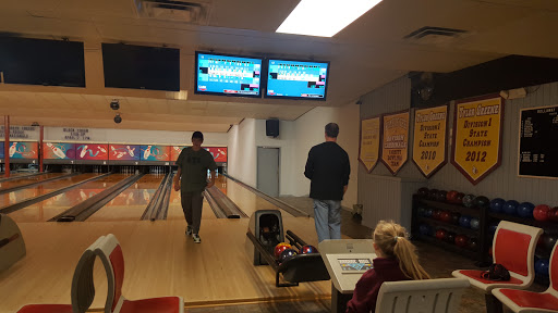 Bowling Alley «Rollaway Lanes & Lounge», reviews and photos, 317 S Main St, Davison, MI 48423, USA