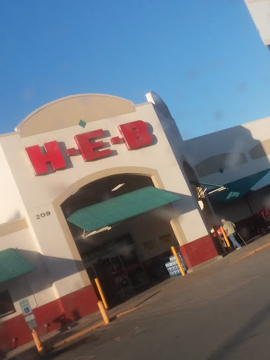 Grocery Store «H-E-B Grocery», reviews and photos, 209 N Texas Ave, Mercedes, TX 78570, USA