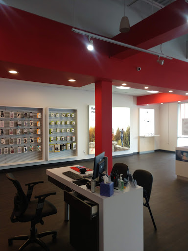 Cell Phone Store «Roswell Verizon Wireless», reviews and photos, 660 W Crossville Rd #100, Roswell, GA 30075, USA