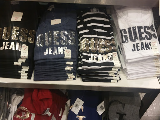 Clothing Store «GUESS Factory», reviews and photos, 1001 N Arney Rd #804, Woodburn, OR 97071, USA