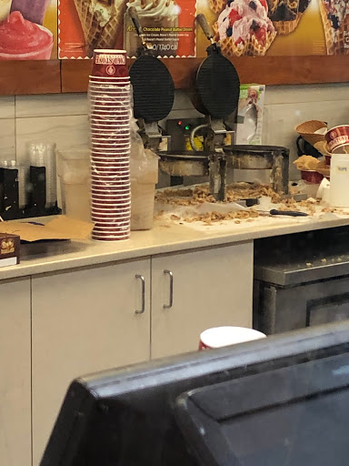 Ice Cream Shop «Cold Stone Creamery», reviews and photos, 510 Monroe Ave, Detroit, MI 48226, USA