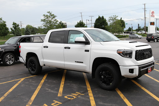 Toyota Dealer «Elgin Toyota», reviews and photos, 1600 W Lake St, Streamwood, IL 60107, USA