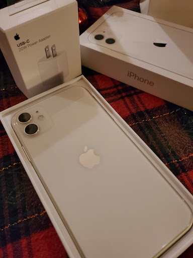 Computer Store «Apple Suburban Square», reviews and photos, 61 Saint James Pl, Ardmore, PA 19003, USA