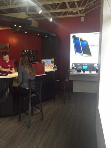 Cell Phone Store «Verizon Authorized Retailer, TCC», reviews and photos, 25 Lake St N, Forest Lake, MN 55025, USA