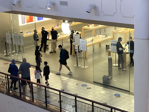 Computer Store «Apple Willow Grove Park», reviews and photos, 2500 W Moreland Rd, Willow Grove, PA 19090, USA