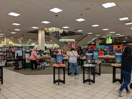 Book Store «Barnes & Noble», reviews and photos, 1201 Lake Woodlands Dr, The Woodlands, TX 77380, USA