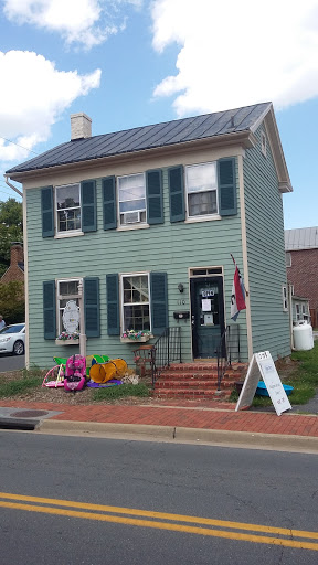 Thrift Store «Blossom & Bloom Shop Inc», reviews and photos, 110 W Market St, Leesburg, VA 20176, USA
