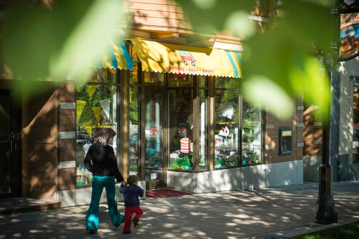 Capitol Kids, Ltd., 8 S Carroll St, Madison, WI 53703, USA, 