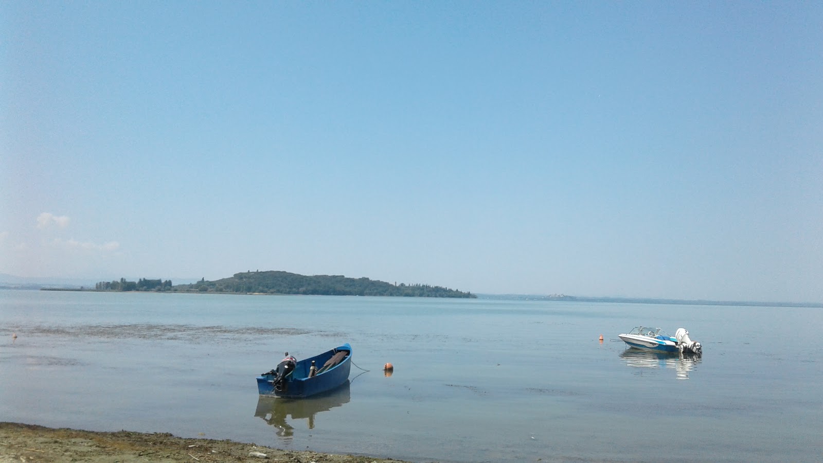 Foto von Via Ghandi Beach mit sehr sauber Sauberkeitsgrad