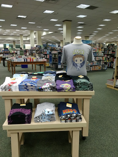 Book Store «Barnes & Noble», reviews and photos, 5231 E 41st St, Tulsa, OK 74135, USA