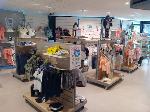 Magasins de vêtements pour bébés bon marché sur Brussels