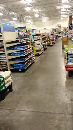 Pet Supply Store «PetSmart», reviews and photos, 3211 Peoples St, Johnson City, TN 37604, USA