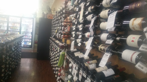 Liquor Store «Wine Market», reviews and photos, 12207 Dorsett Rd, Maryland Heights, MO 63043, USA
