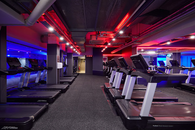 Reviews of Fitness First Baker Street in London - Gym