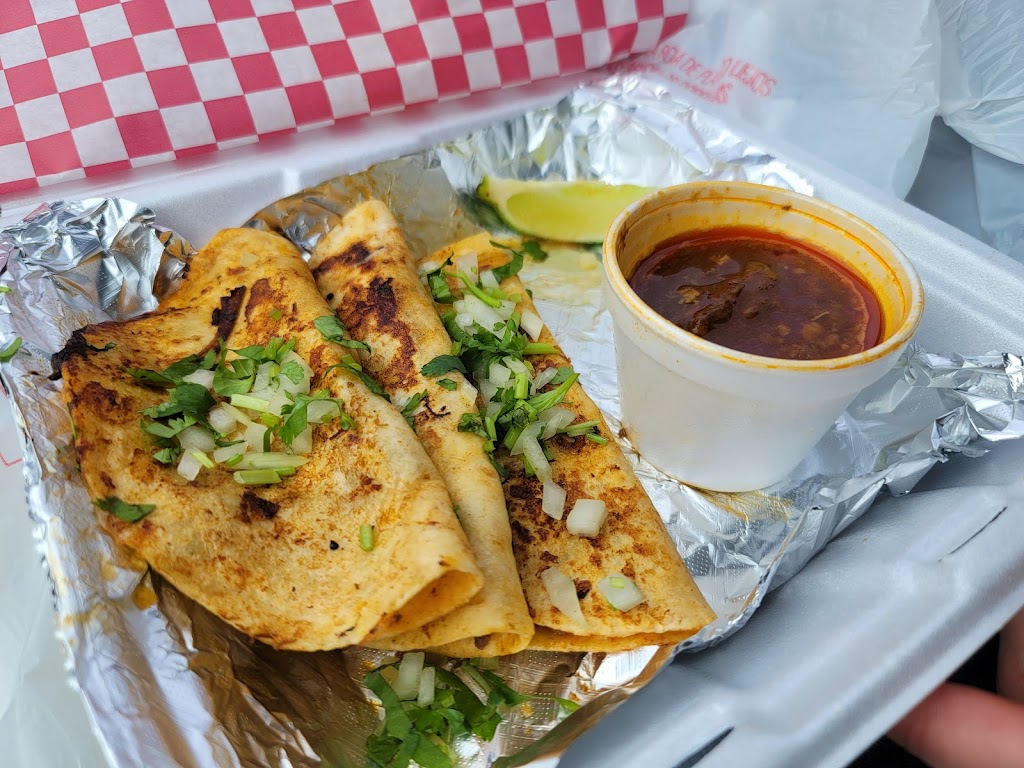 Claudia’s Tacos 28777