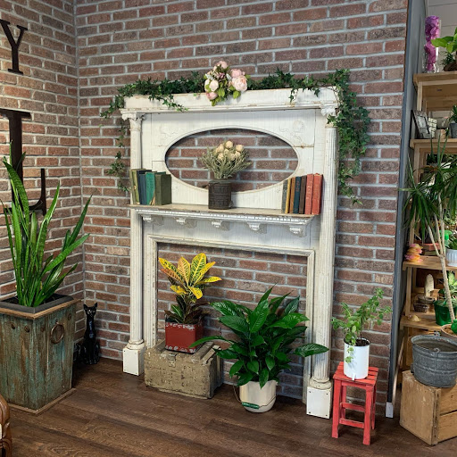 Chippewa Valley Floral, 507 S Barstow St, Eau Claire, WI 54701, USA, 