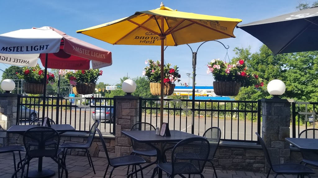 Beni's Restaurant, Bar & Banquet 06066