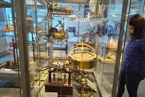The Collection of Historical Scientific Instruments at the Putnam Gallery image