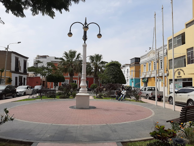 Opiniones de Plaza de Armas de Pacasmayo en Pacasmayo - Arquitecto