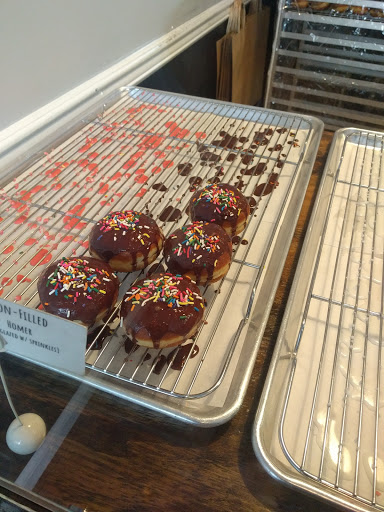 Donut Shop «B. Doughnut», reviews and photos, 7 Loudoun St SW, Leesburg, VA 20175, USA