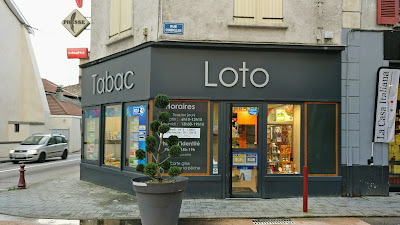 Bureau De Tabac à Vif