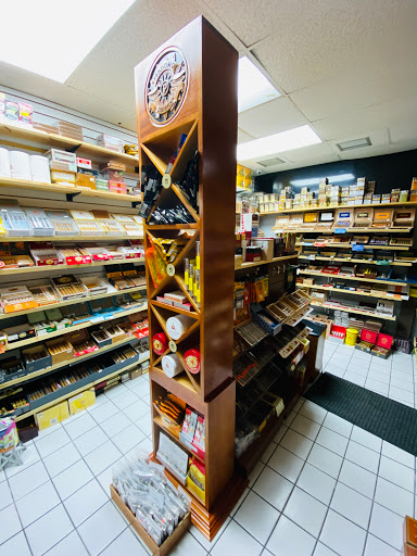 Tobacco Shop «Tobacco Palace & Vape Shop Gainesville», reviews and photos, 235 Pearl Nix Pkwy #2, Gainesville, GA 30501, USA