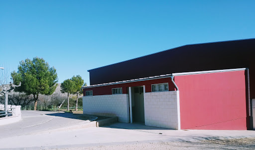 Pabellón multiusos deportivo en Almonacid de la Cuba, Zaragoza