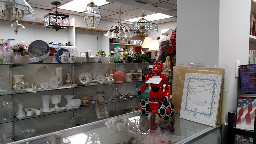 Thrift Store «Arc Thrift Store», reviews and photos, 7400 N Oak Trafficway, Gladstone, MO 64118, USA