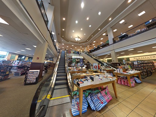 Book Store «Barnes & Noble», reviews and photos, 11 W Hillsdale Blvd, San Mateo, CA 94403, USA
