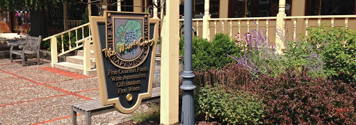 Wine Store «Grapevine Cottage», reviews and photos, 61 S Main St, Zionsville, IN 46077, USA