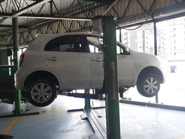Número de telefone de CENTRO AUTOMOTIVO 1º SUPERMERCADO DE PNEUS BANCÁRIOS