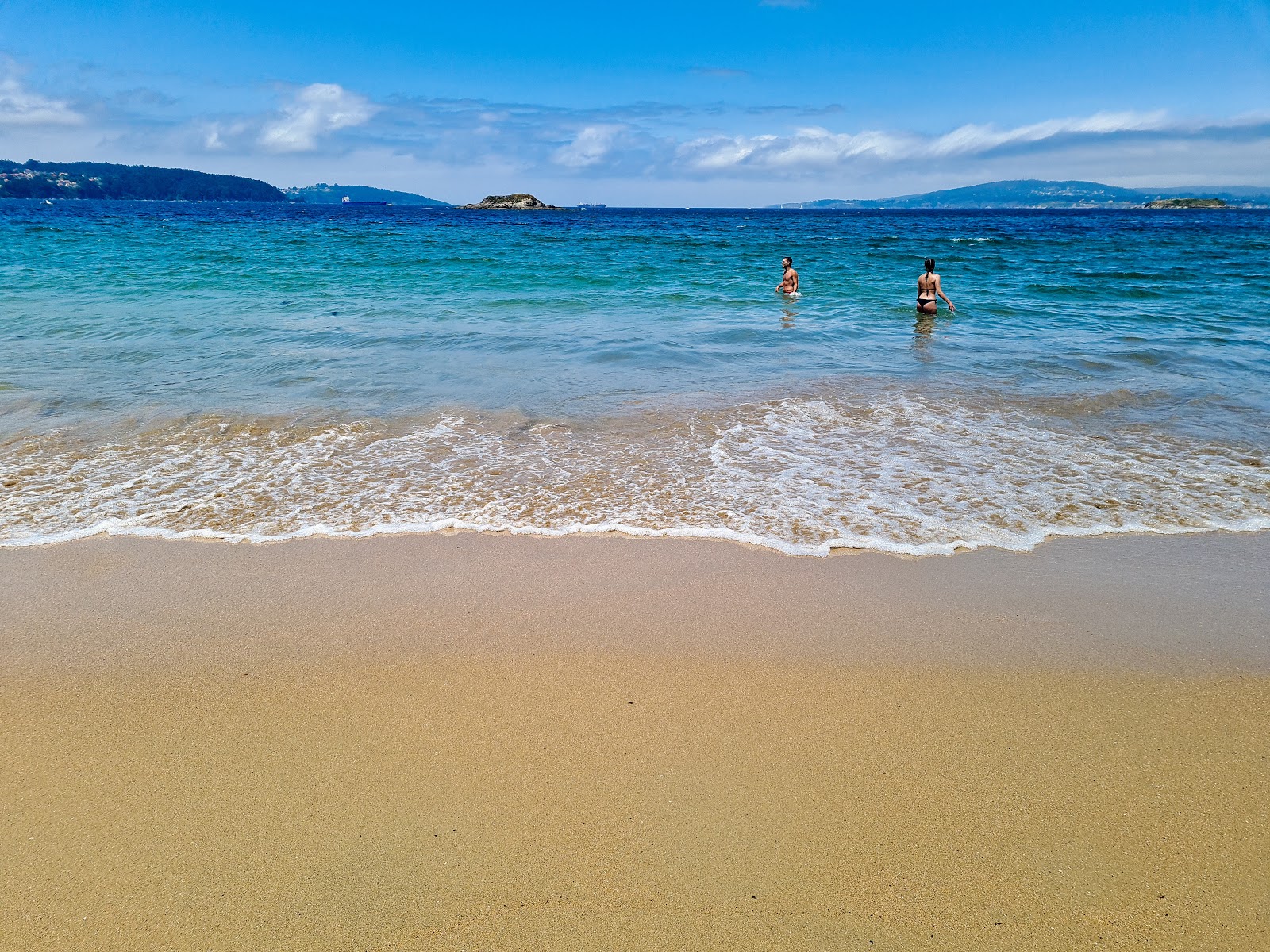 Foto van Praia de Perbes en de nederzetting